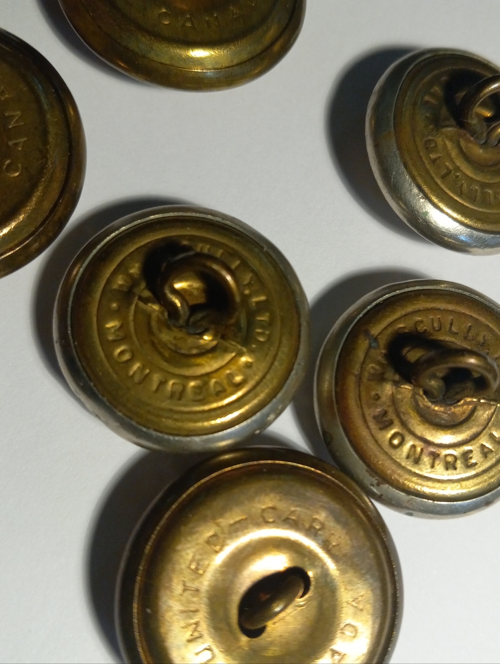 TORONTO POLICE Force Brass Buttons Crown Emblem Official Uniform (Montréal) - Picture 2 of 4
